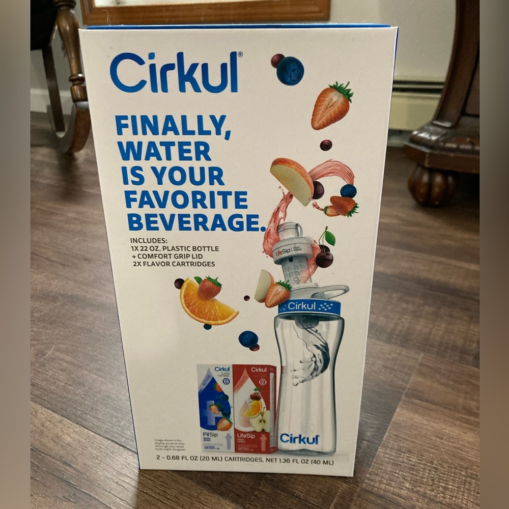 Cirkul Water Bottle NWT